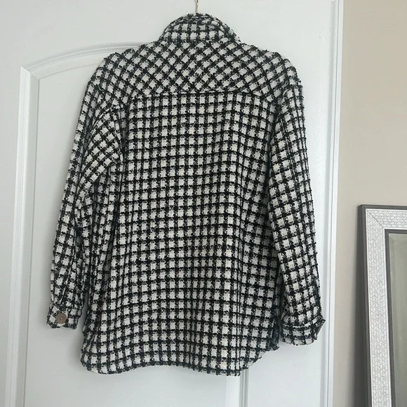 Shacket - Picture 2 of 2